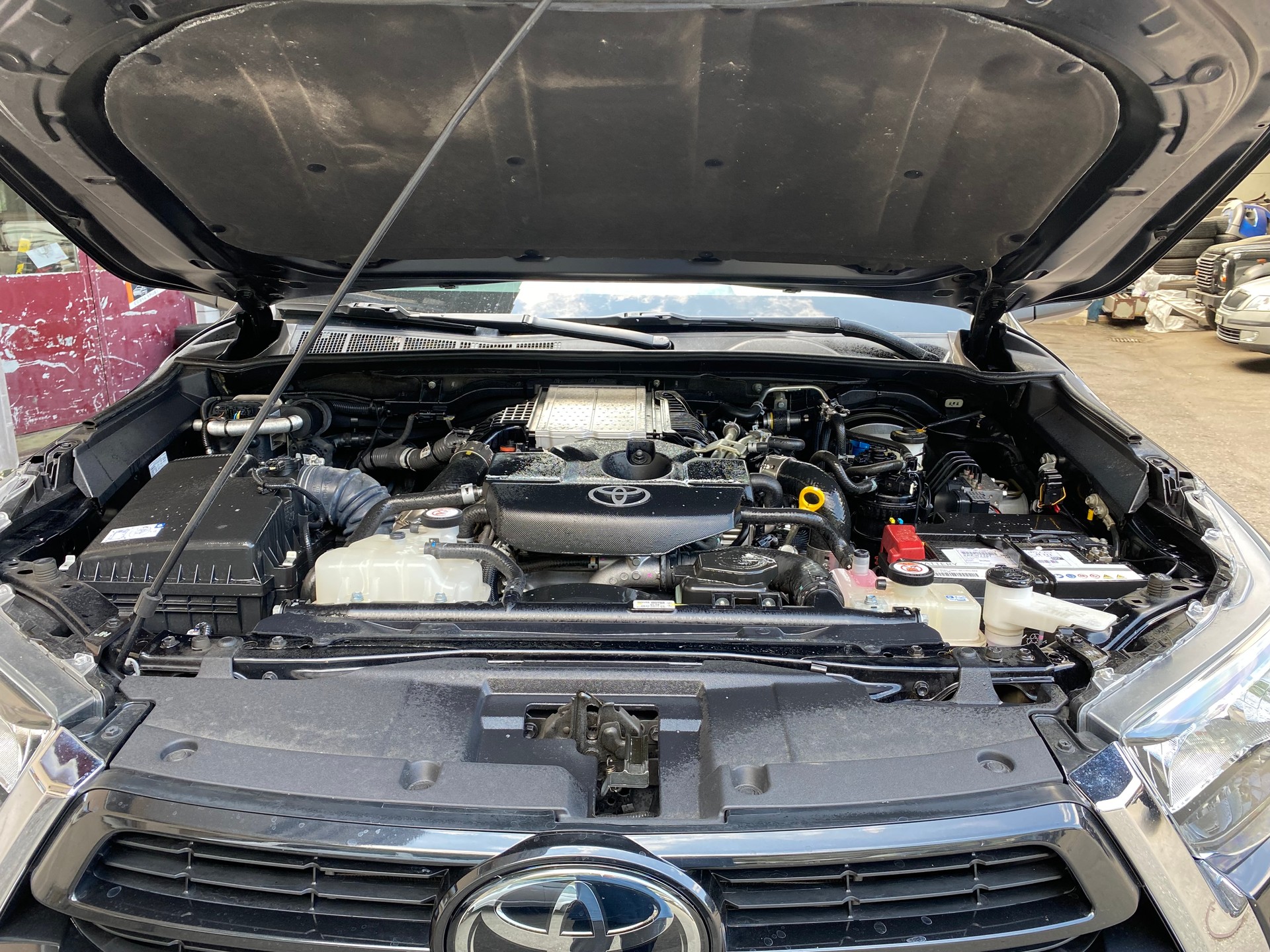 TOYOTA Hilux 2.8D-4D Style Double Cab 4x4 A-image-8