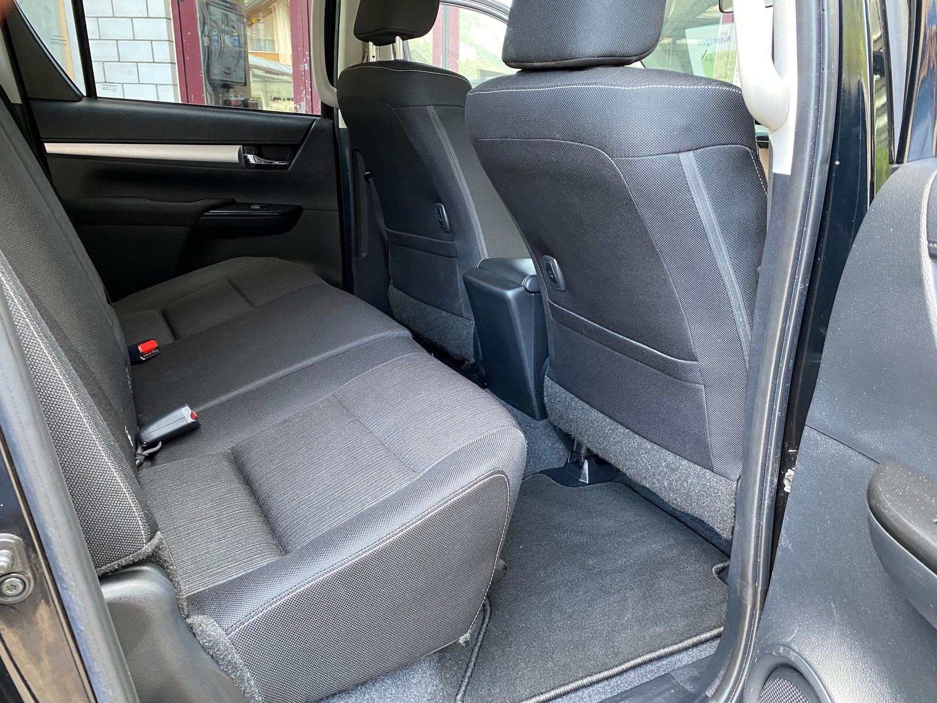 TOYOTA Hilux 2.8D-4D Style Double Cab 4x4 A-image-6