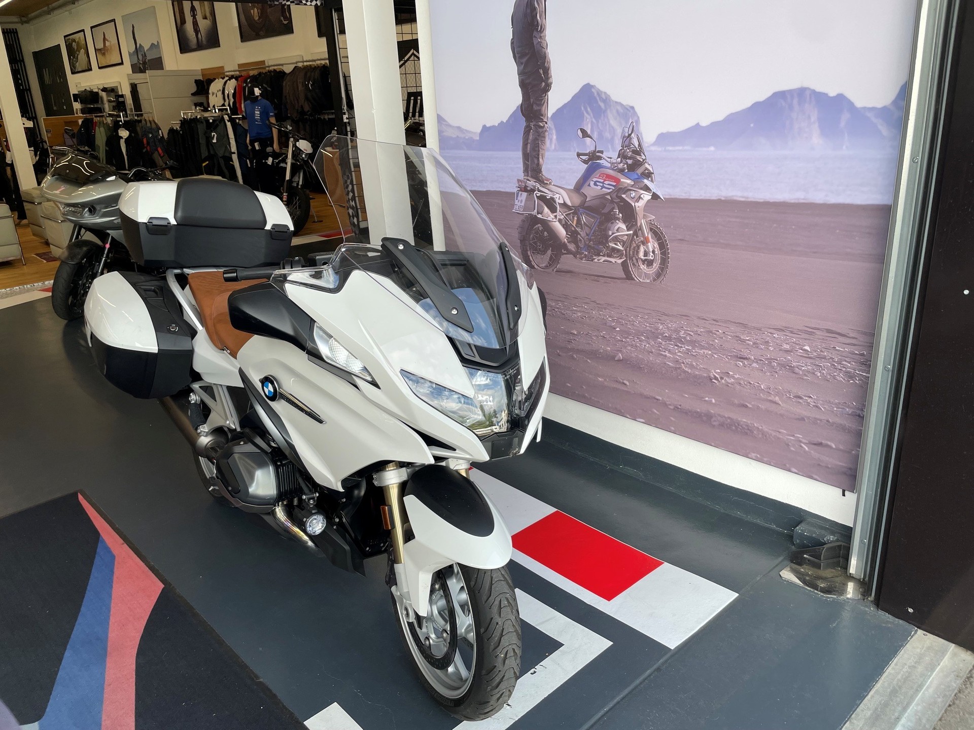 BMW R 1250 RT-showroom-element-1
