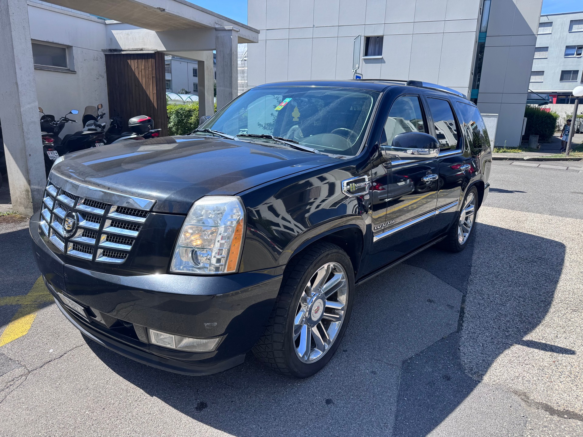 CADILLAC Escalade 6.0 Hybrid Platinum Edition