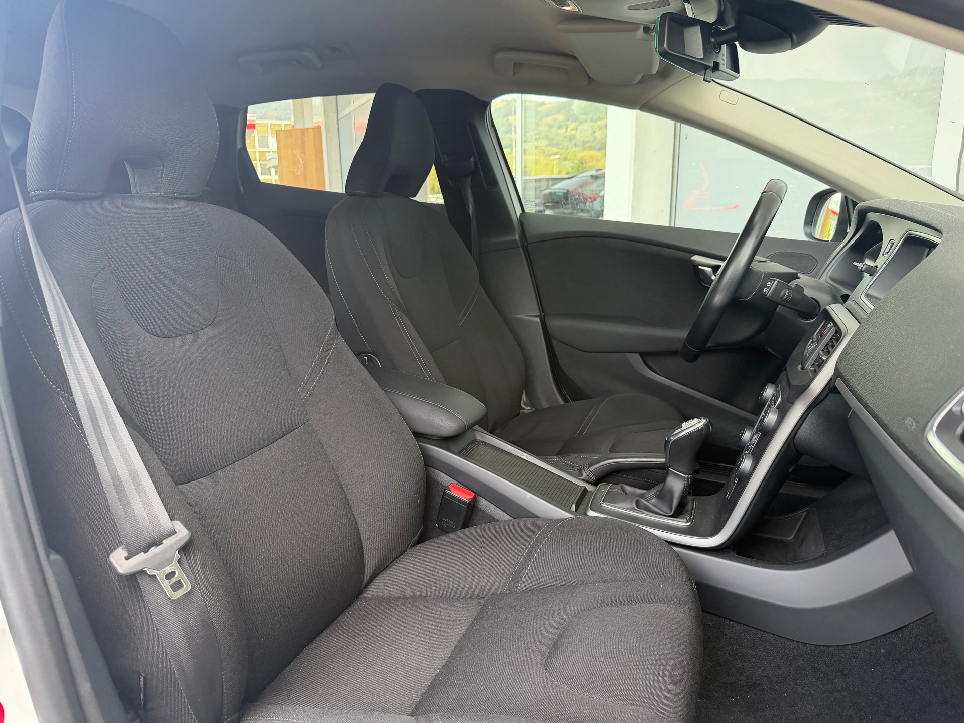 VOLVO V40 D3-showroom-element-3