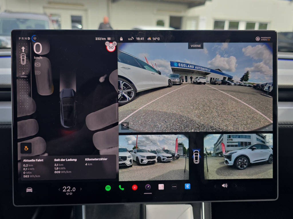 TESLA Model Y Performance AWD-image-23