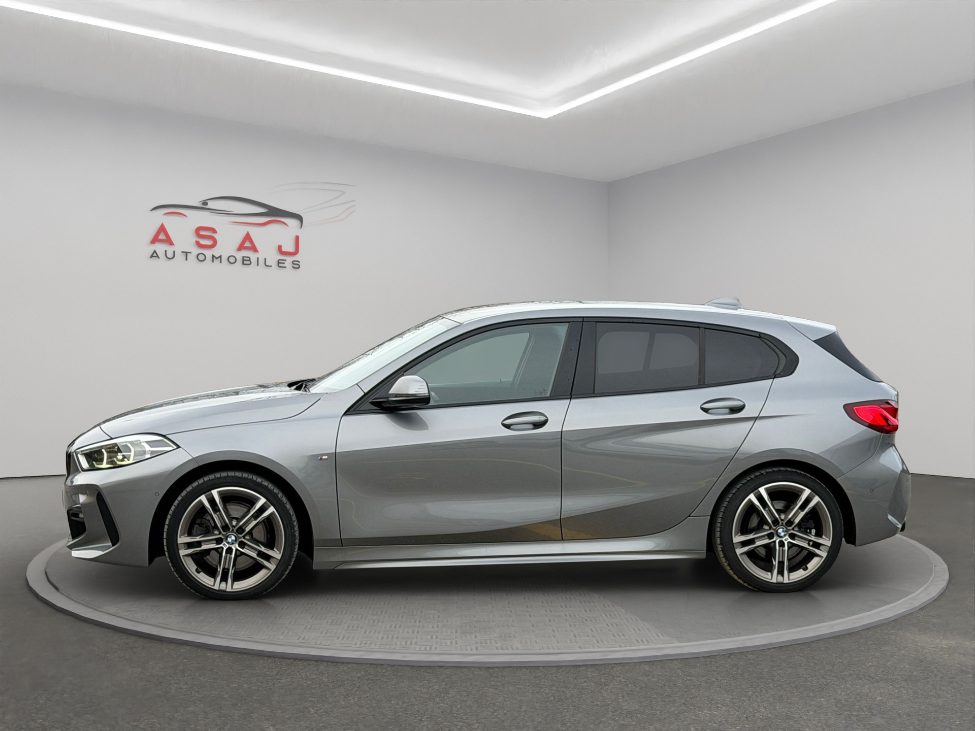 BMW 120d xDrive Steptronic Pure M Sport-image-3