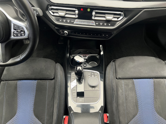 BMW 118i M Sport Steptronic-image-11