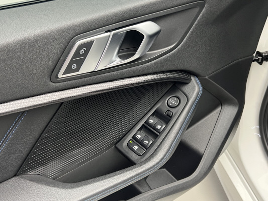 BMW 118i M Sport Steptronic-image-13