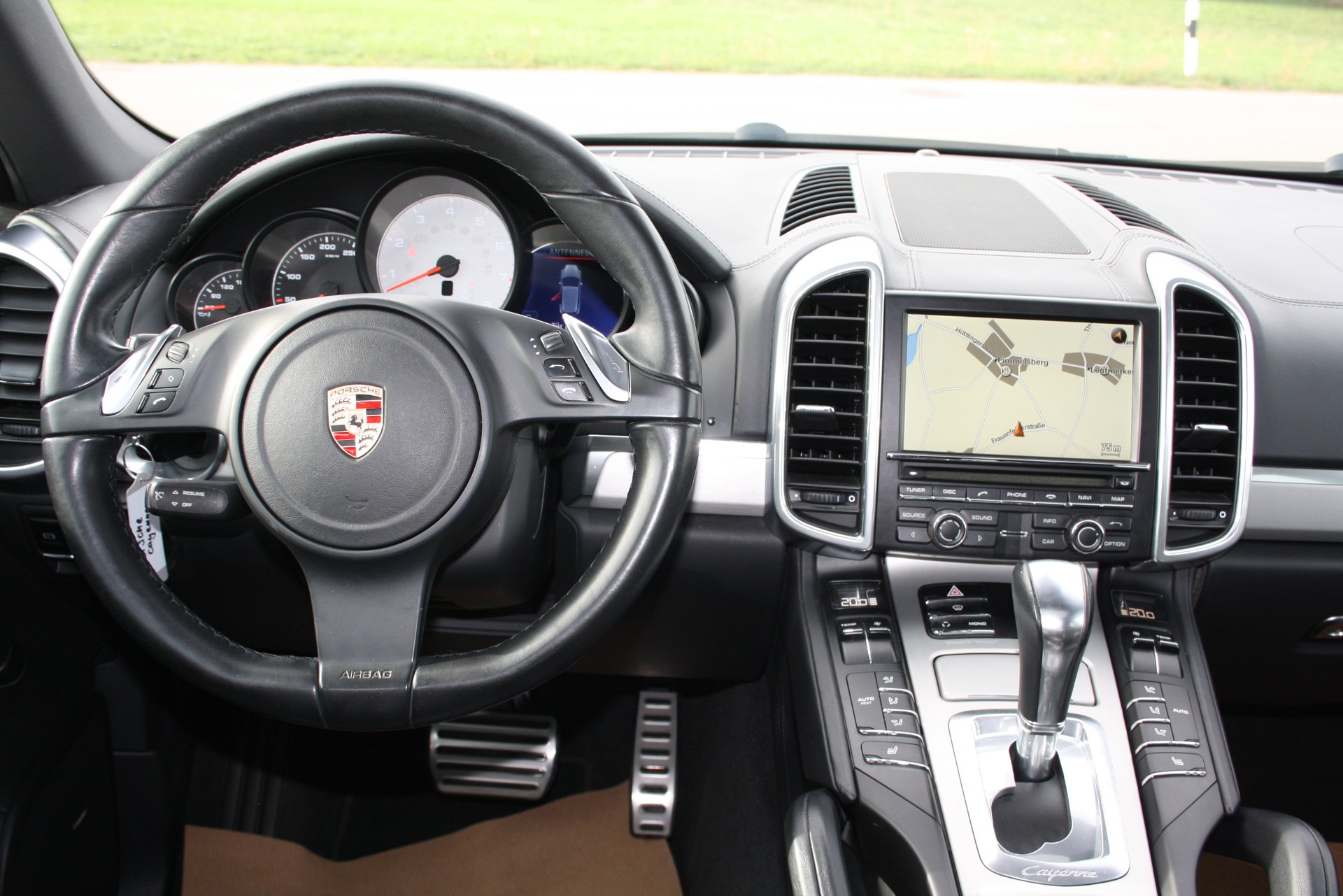 PORSCHE Cayenne S-image-8