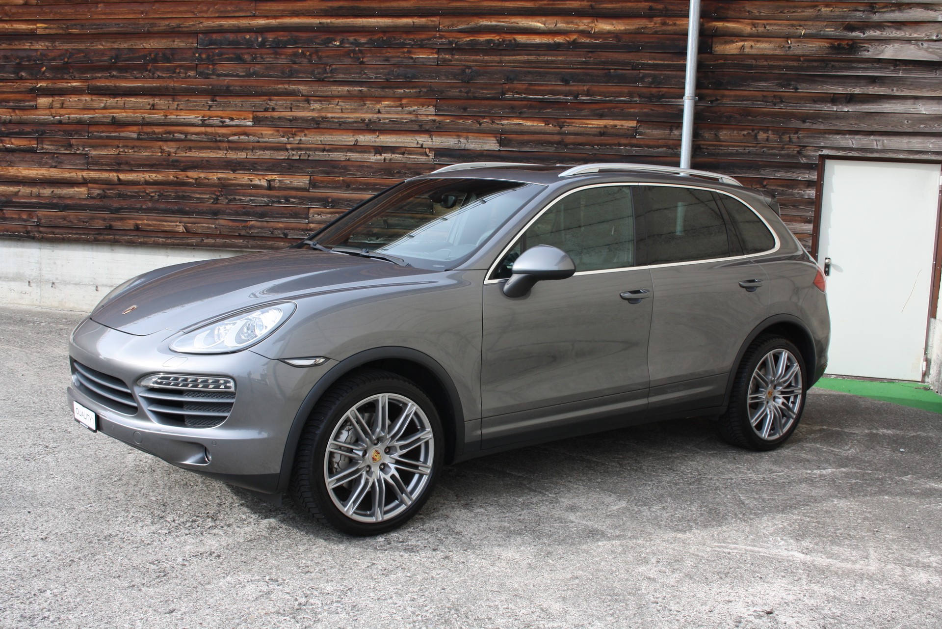 PORSCHE Cayenne S-image-2