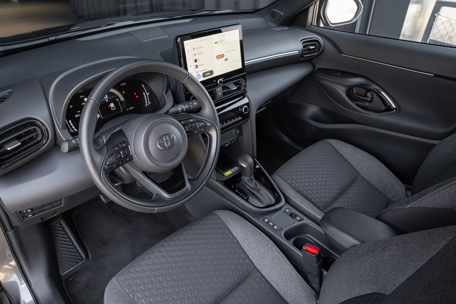 TOYOTA Yaris Cross 1.5 e-CVT-image-12