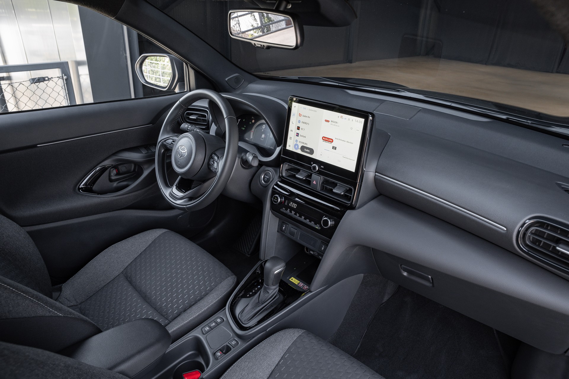TOYOTA Yaris Cross 1.5 e-CVT-image-13