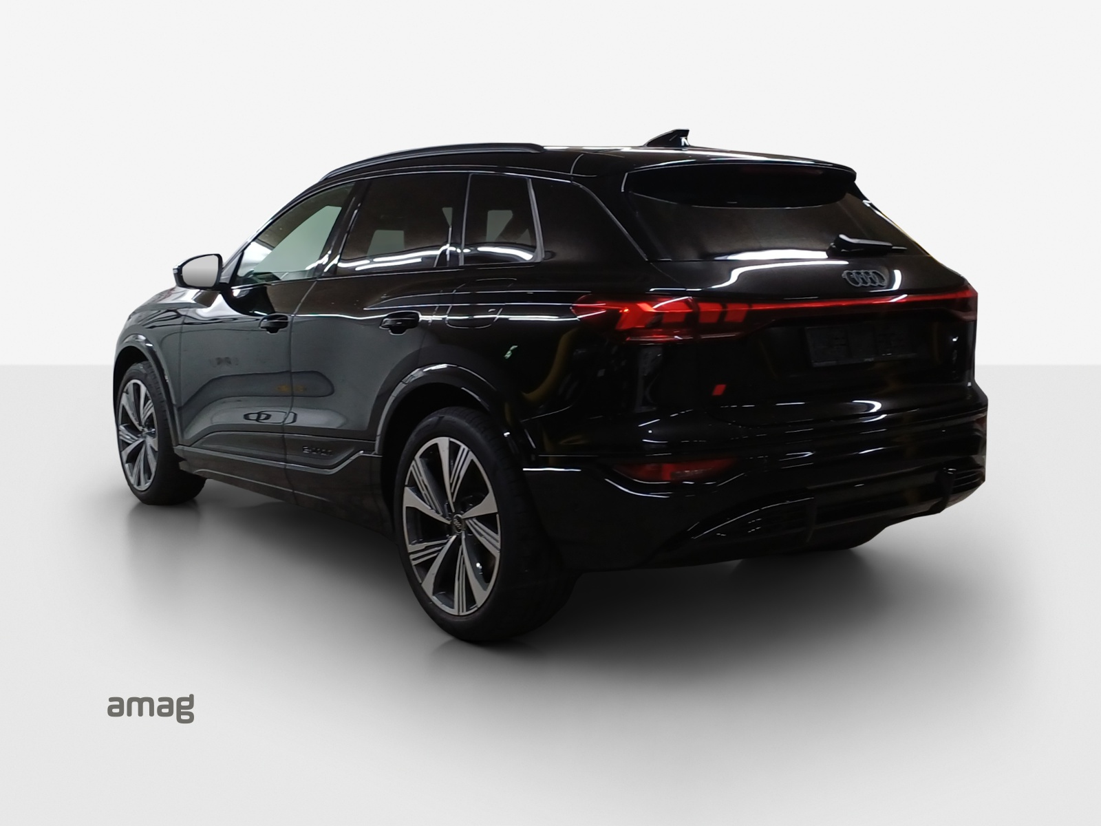 AUDI SQ6 e-tron quattro-showroom-element-2