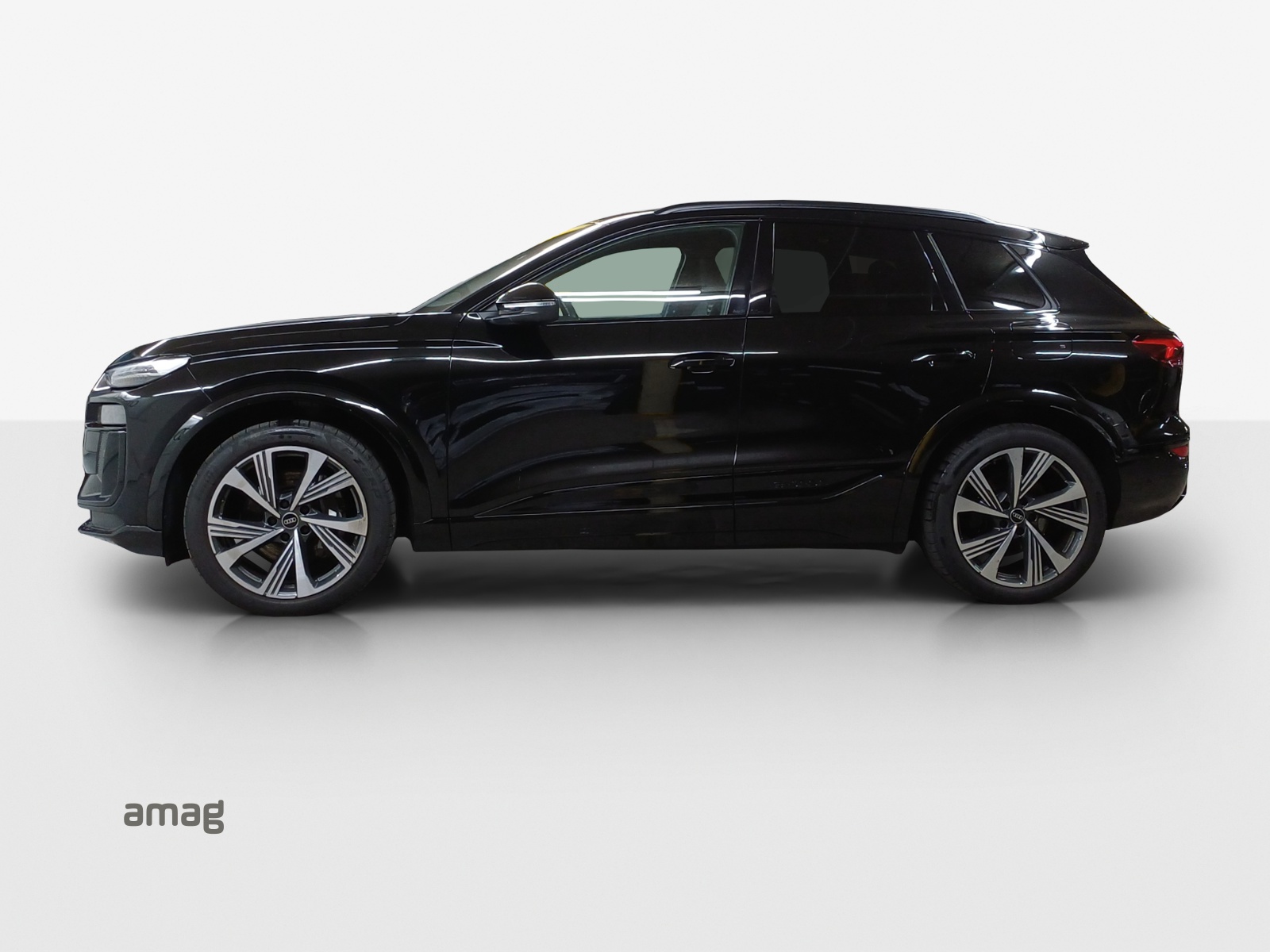 AUDI SQ6 e-tron quattro-showroom-element-1