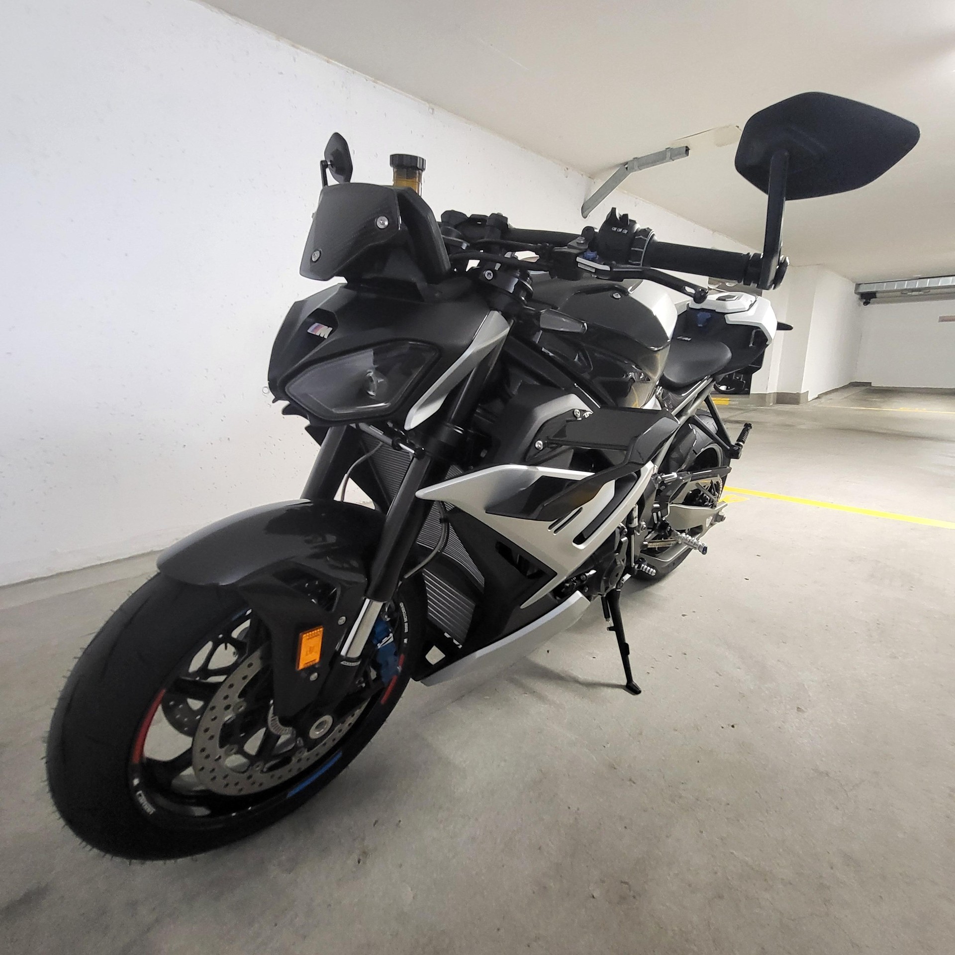BMW M 1000 R Competition Carbon Räder-image-4