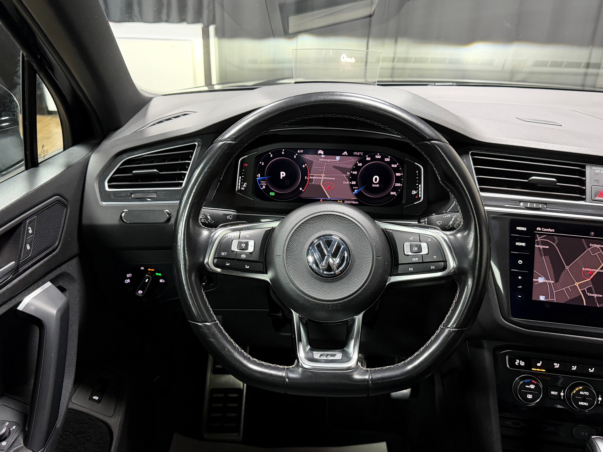 VW Tiguan 2.0TSI R-Line 4Motion DSG-image-12