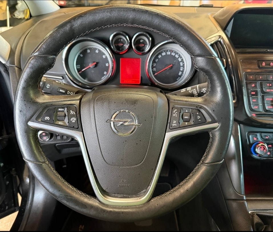 OPEL Zafira Tourer 1.6 CDTi Cosmo-image-10