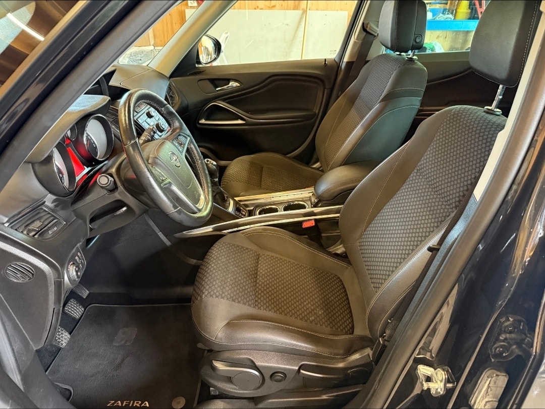 OPEL Zafira Tourer 1.6 CDTi Cosmo-image-6