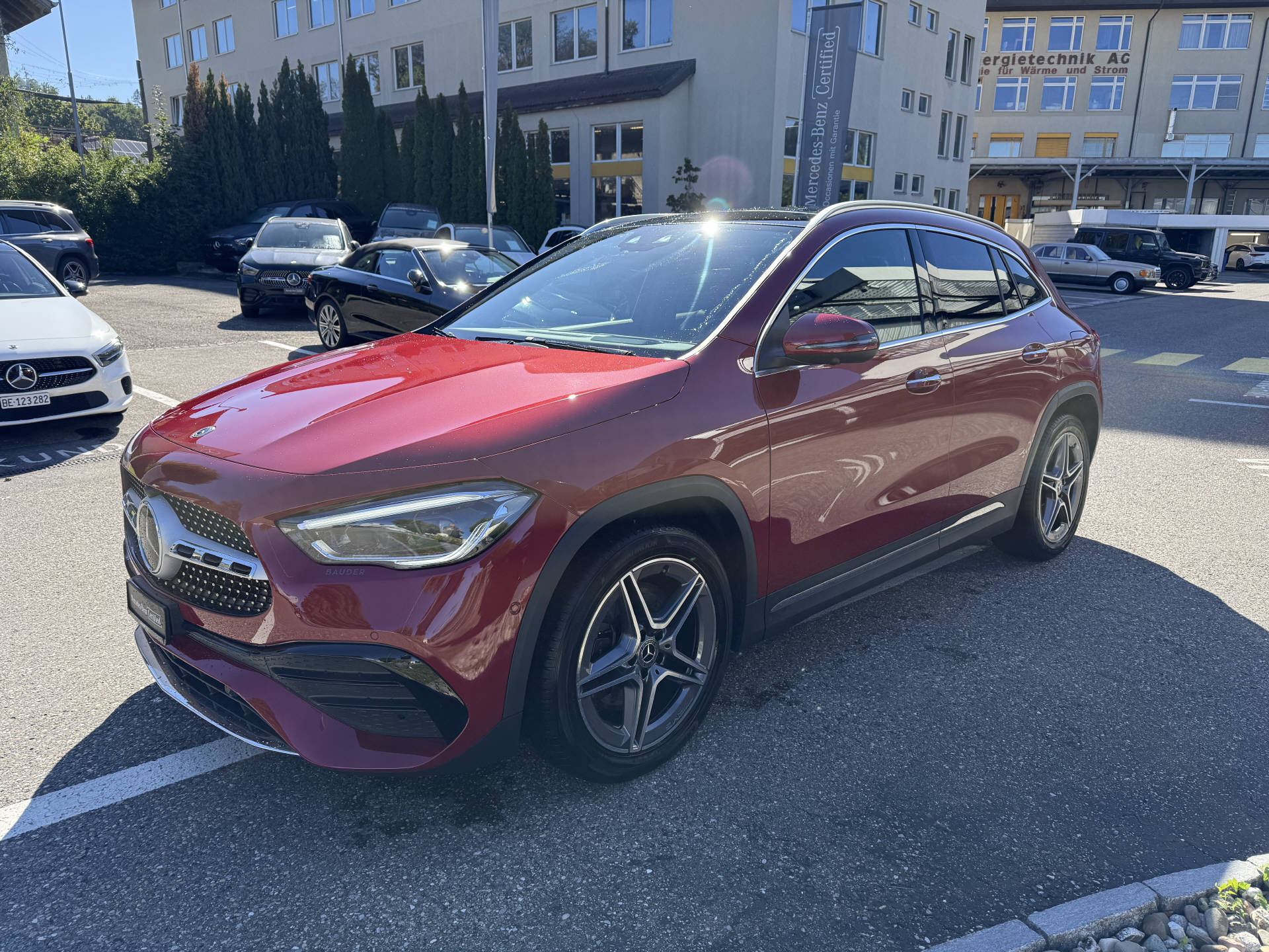 MERCEDES-BENZ GLA 250-showroom-element-2
