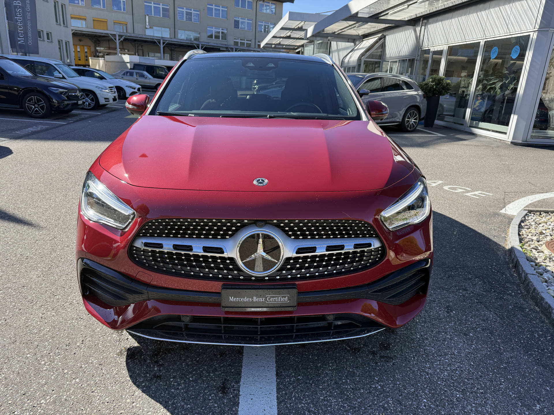 MERCEDES-BENZ GLA 250-showroom-element-1