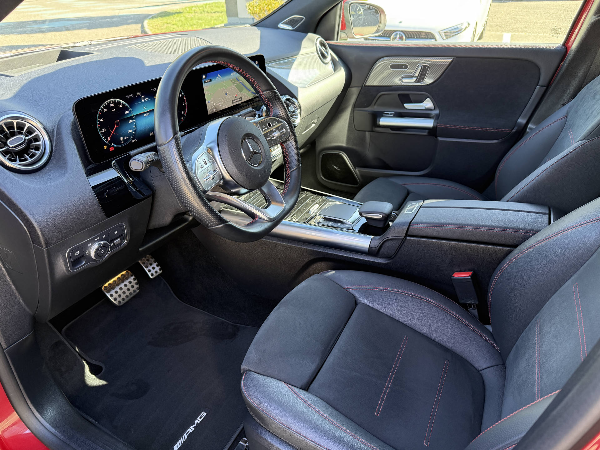 MERCEDES-BENZ GLA 250-showroom-element-3