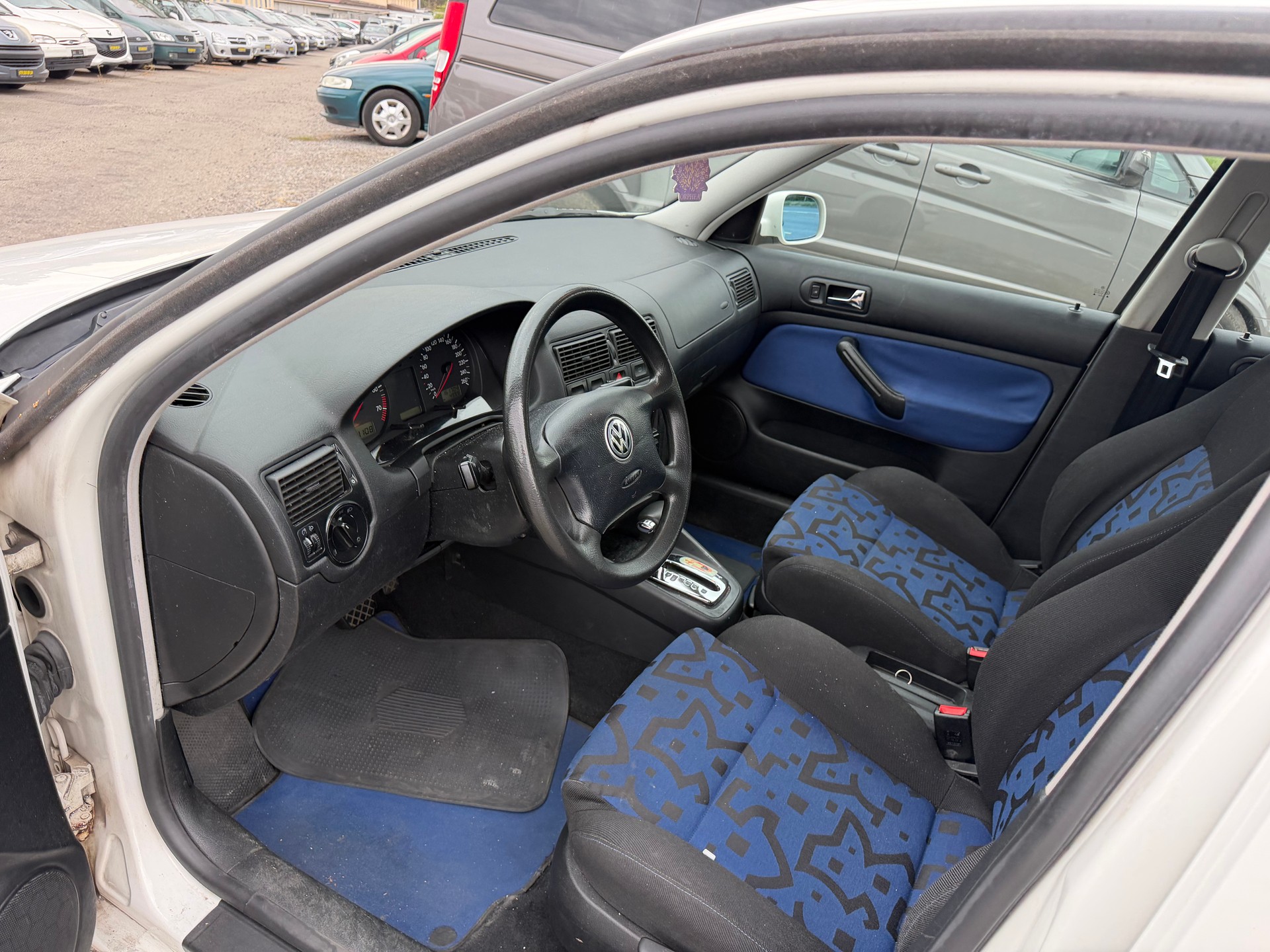 VW Golf 1.6 Comfortline-image-8