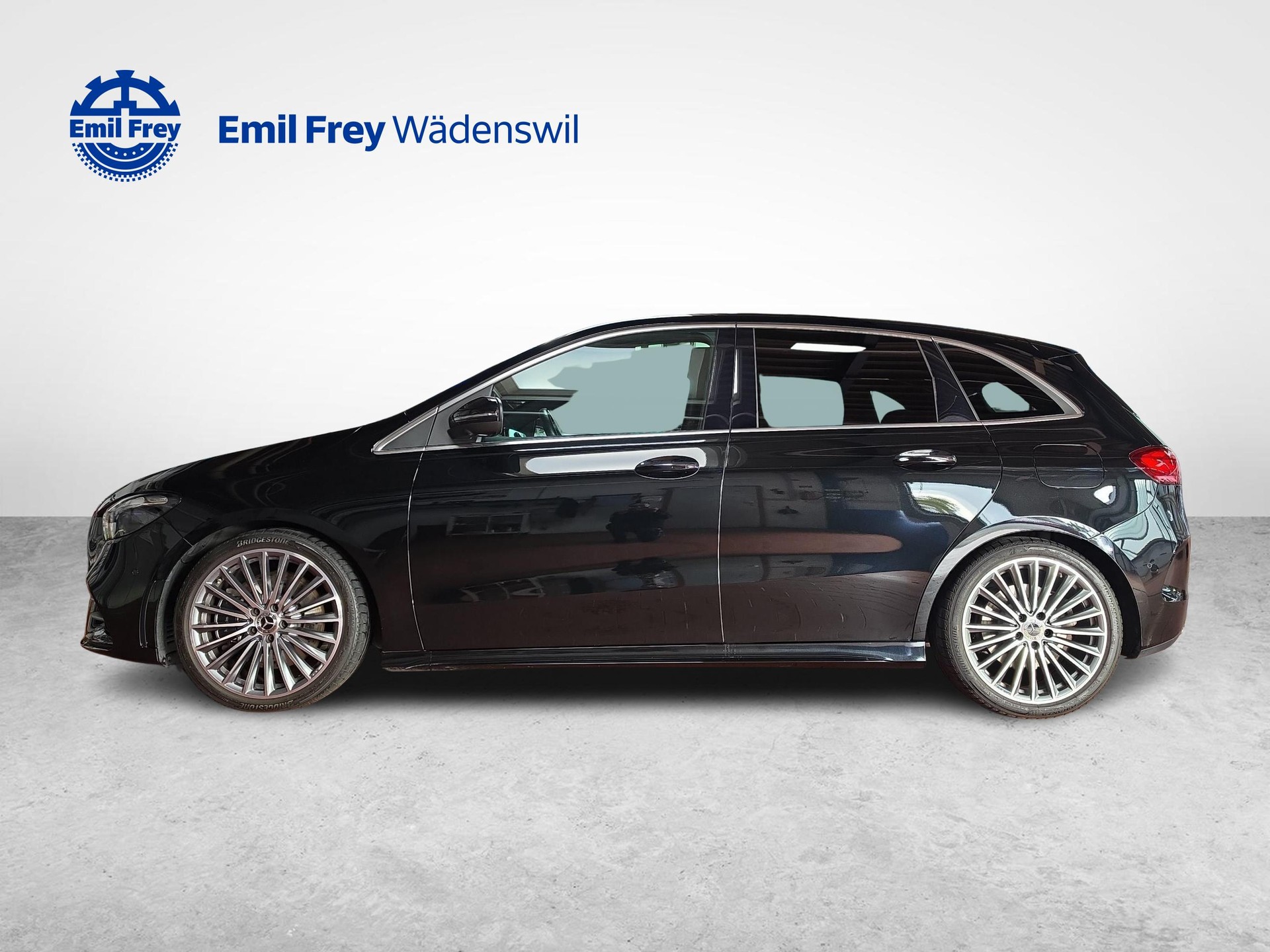 MERCEDES-BENZ B 250 4MATIC AMG Line-showroom-element-1