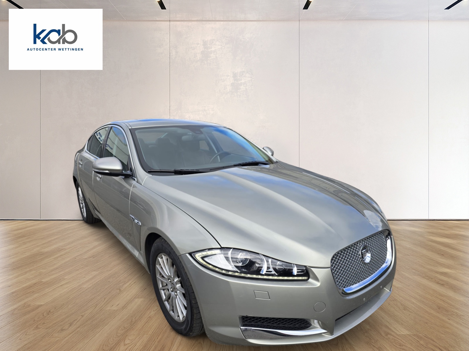 JAGUAR XF 3.0d V6-showroom-element-2
