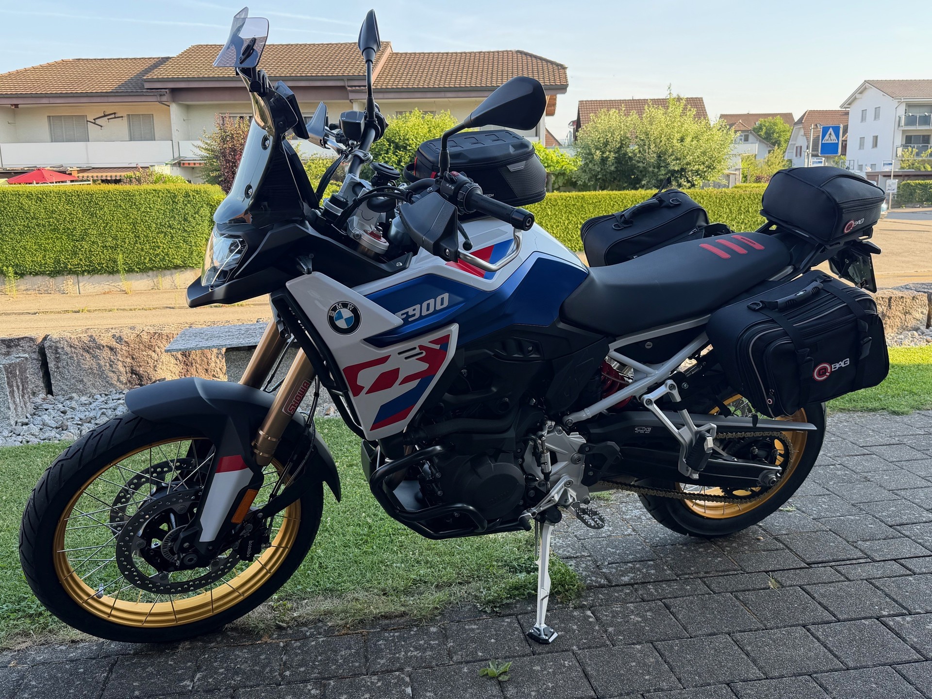 BMW F 900 GS ABS mit Sonderausstattung und viel Sonderzubehör-image-0