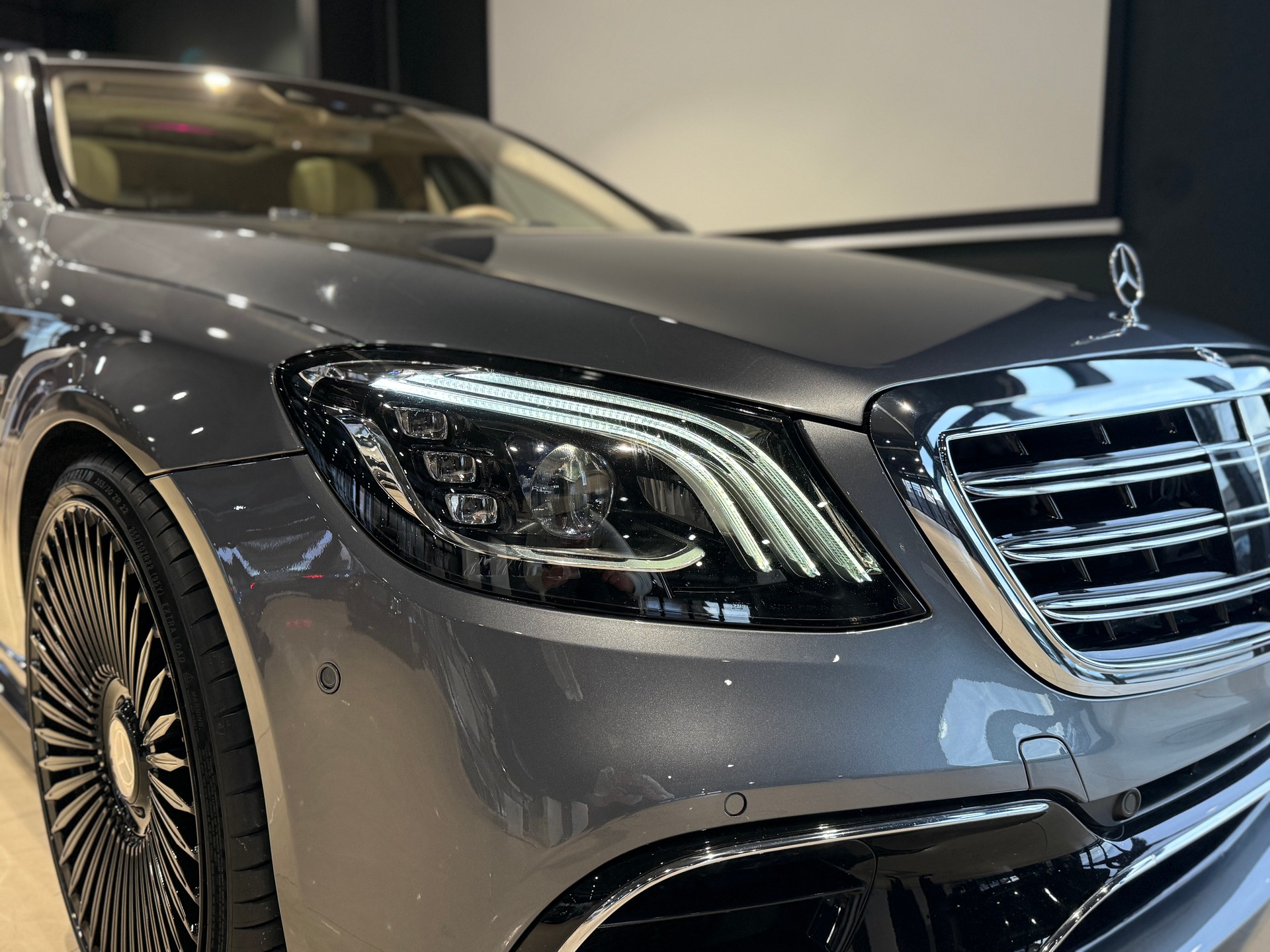 MERCEDES-BENZ S 63 AMG L 4Matic+ 9G-Tronic Designo Paket-showroom-element-2