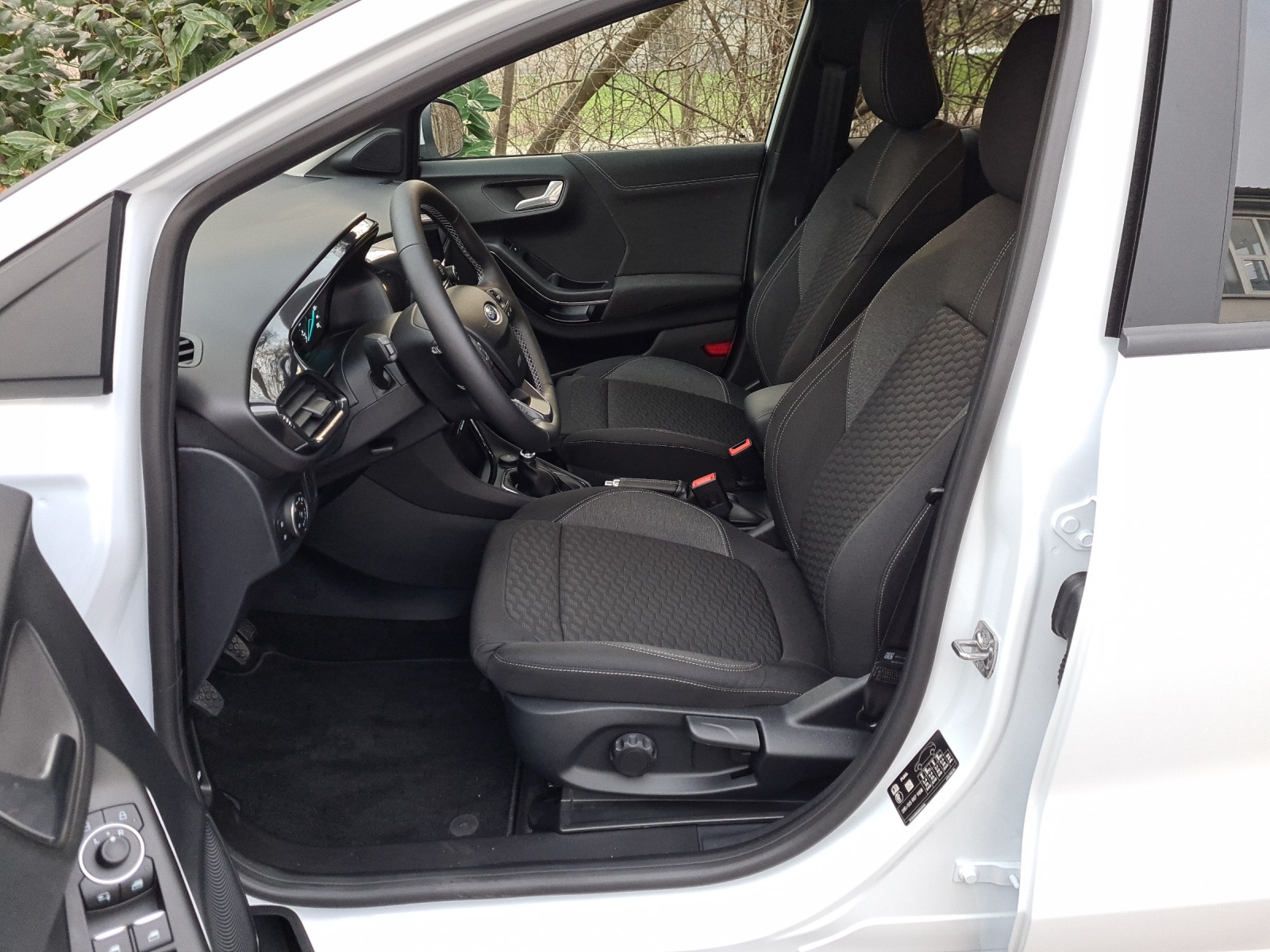 FORD Puma 1.0i EcoBoost Hybrid 125 PS Titanium-image-6