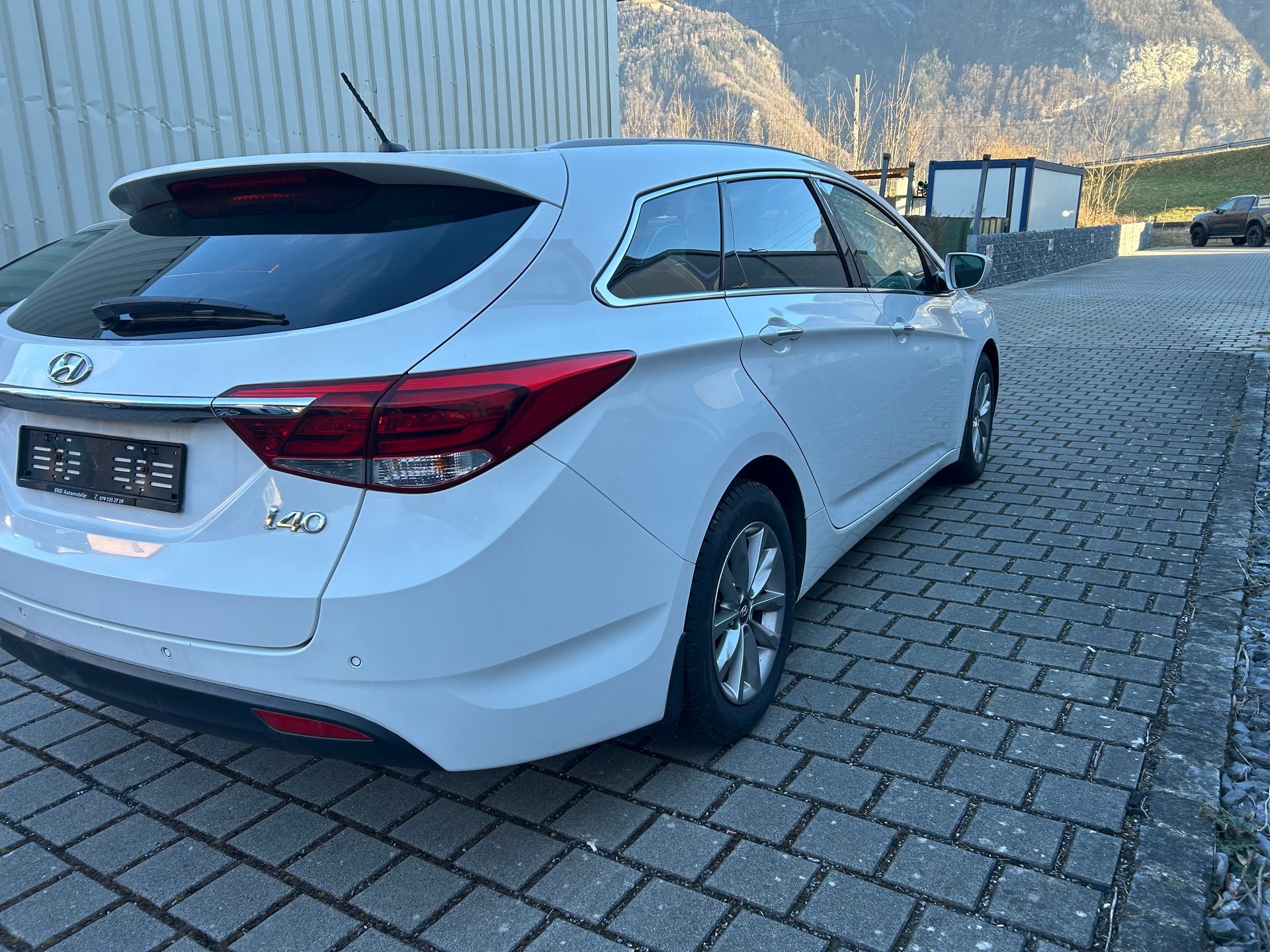 HYUNDAI i40-image-3