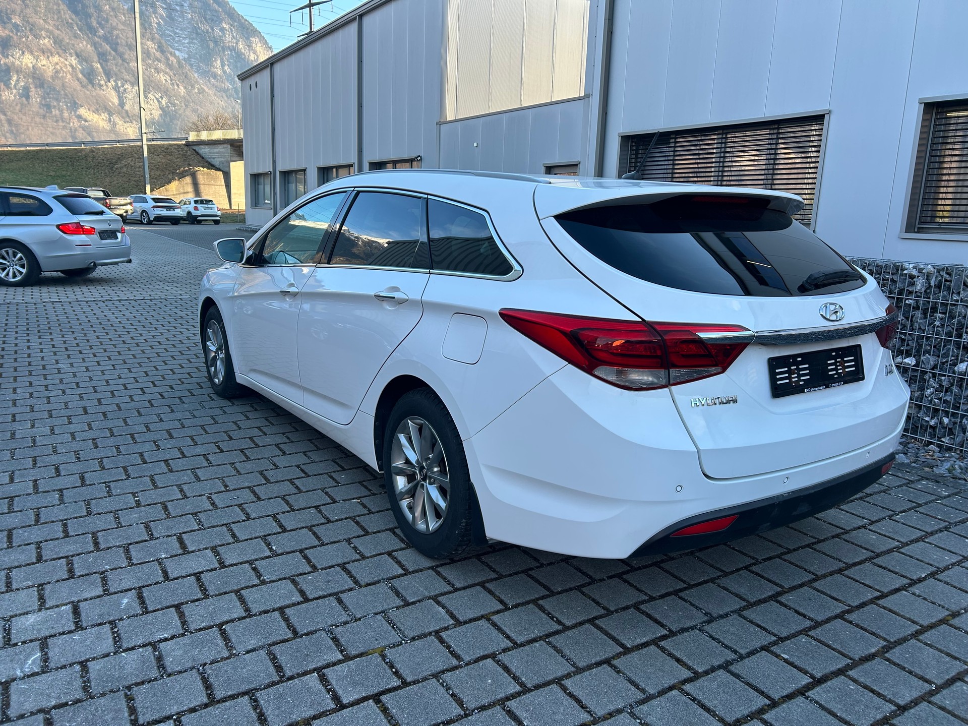 HYUNDAI i40-image-5