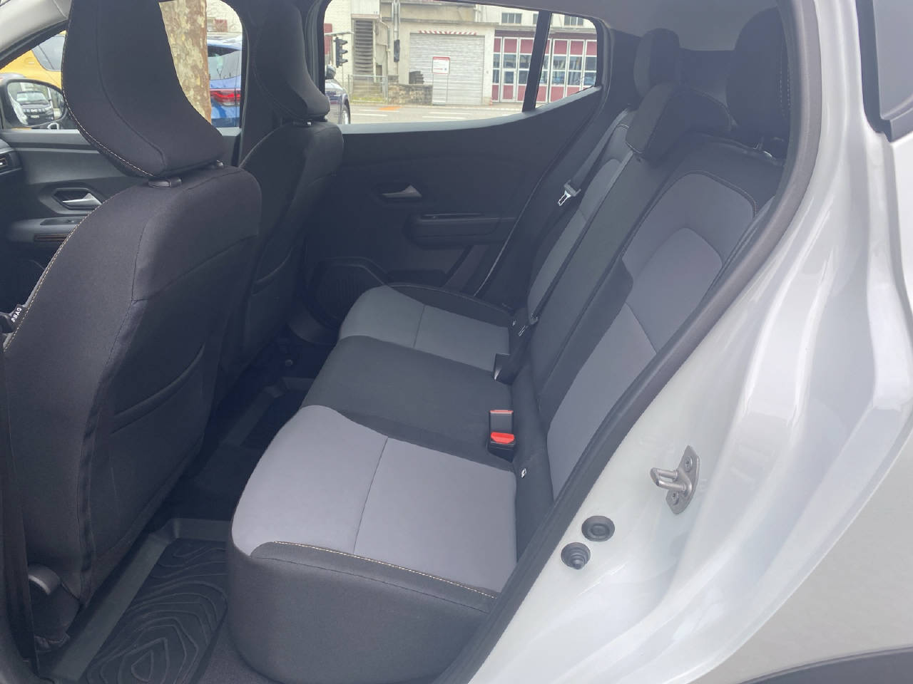 DACIA Sandero Stepway extreme+ TCe 90 auto-image-7