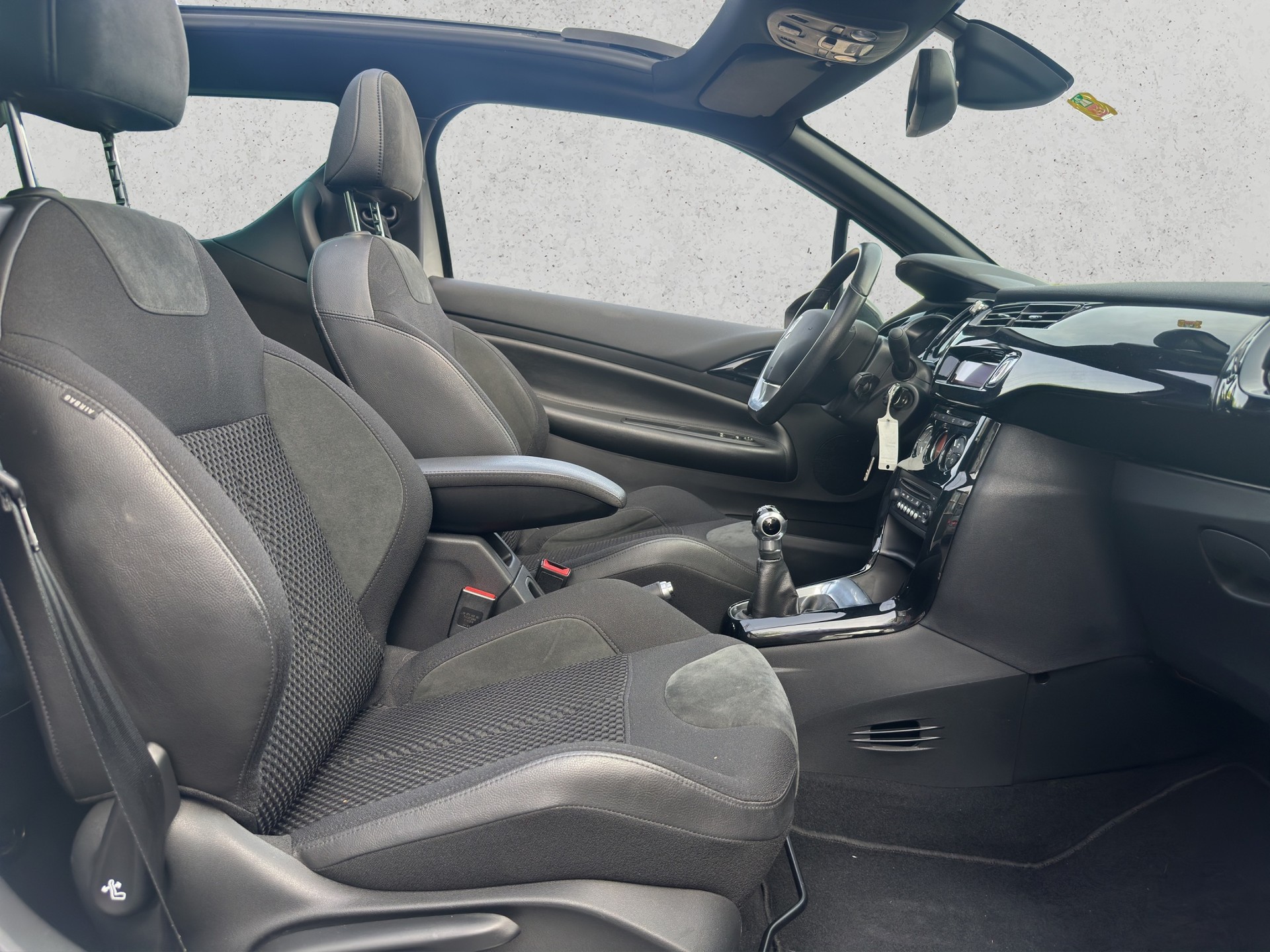DS AUTOMOBILES DS3 1.2 Pure Tech SO Chic-image-3