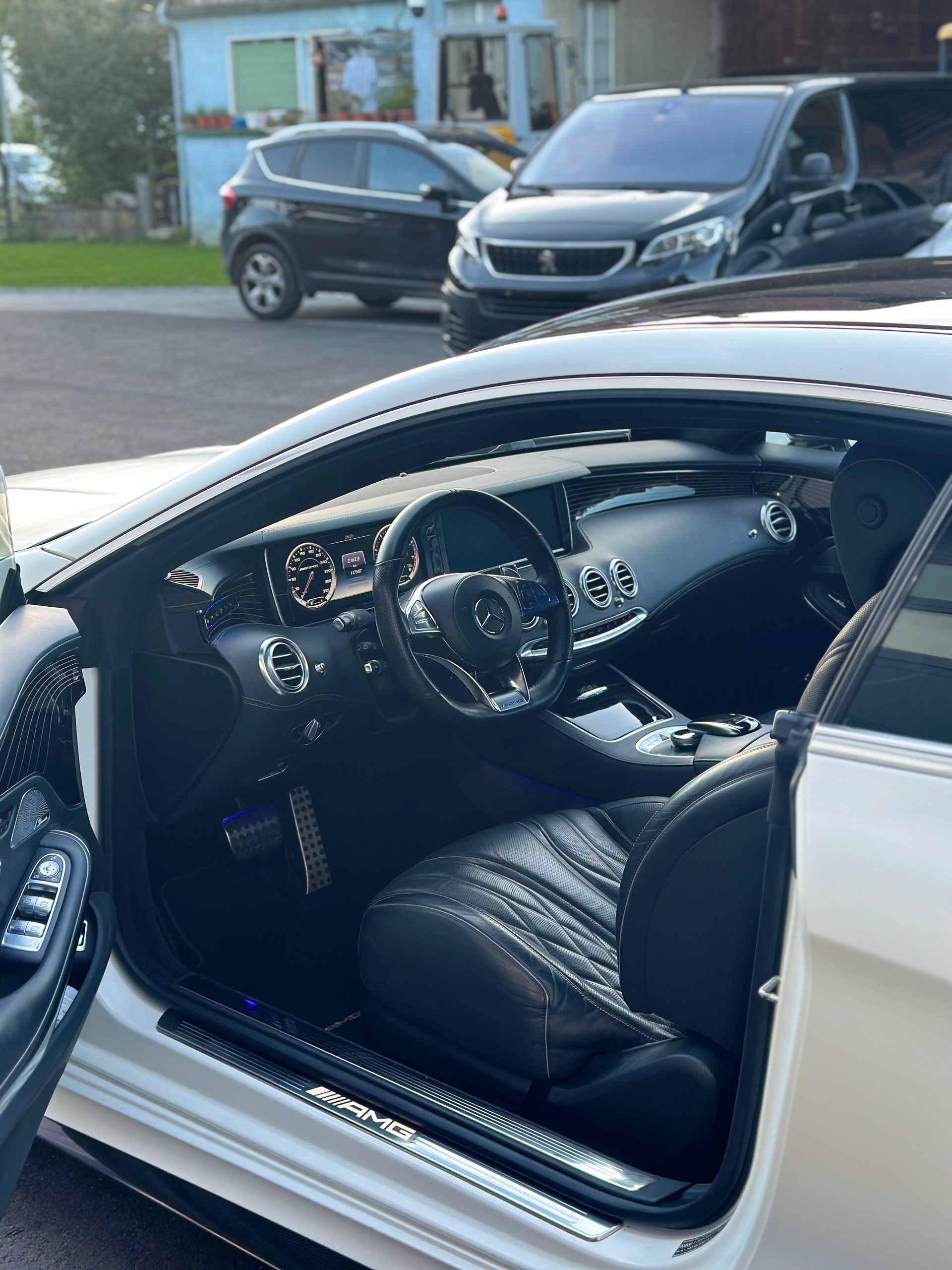 MERCEDES-BENZ S 63 AMG Coupé 4Matic Speedshift MCT-showroom-element-3