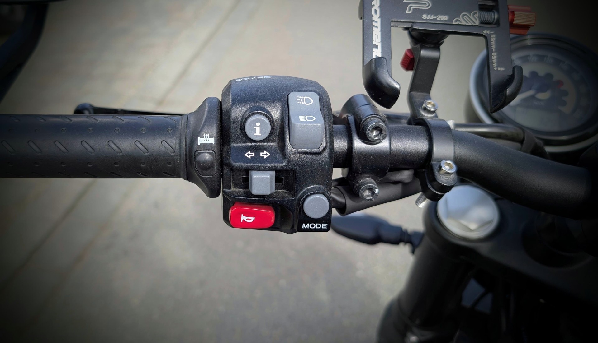 TRIUMPH Speed Twin 1200 ABS (Service Sommer 2025)-image-5