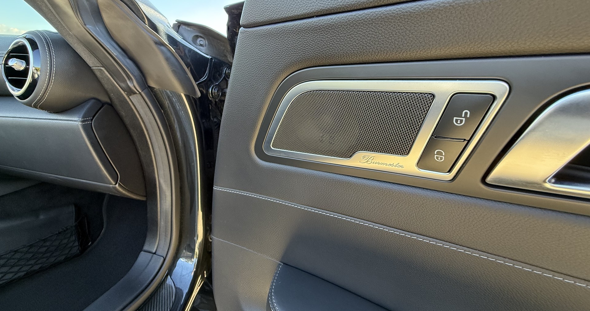 MERCEDES-BENZ AMG GT C Roadster Speedshift DCT-image-19