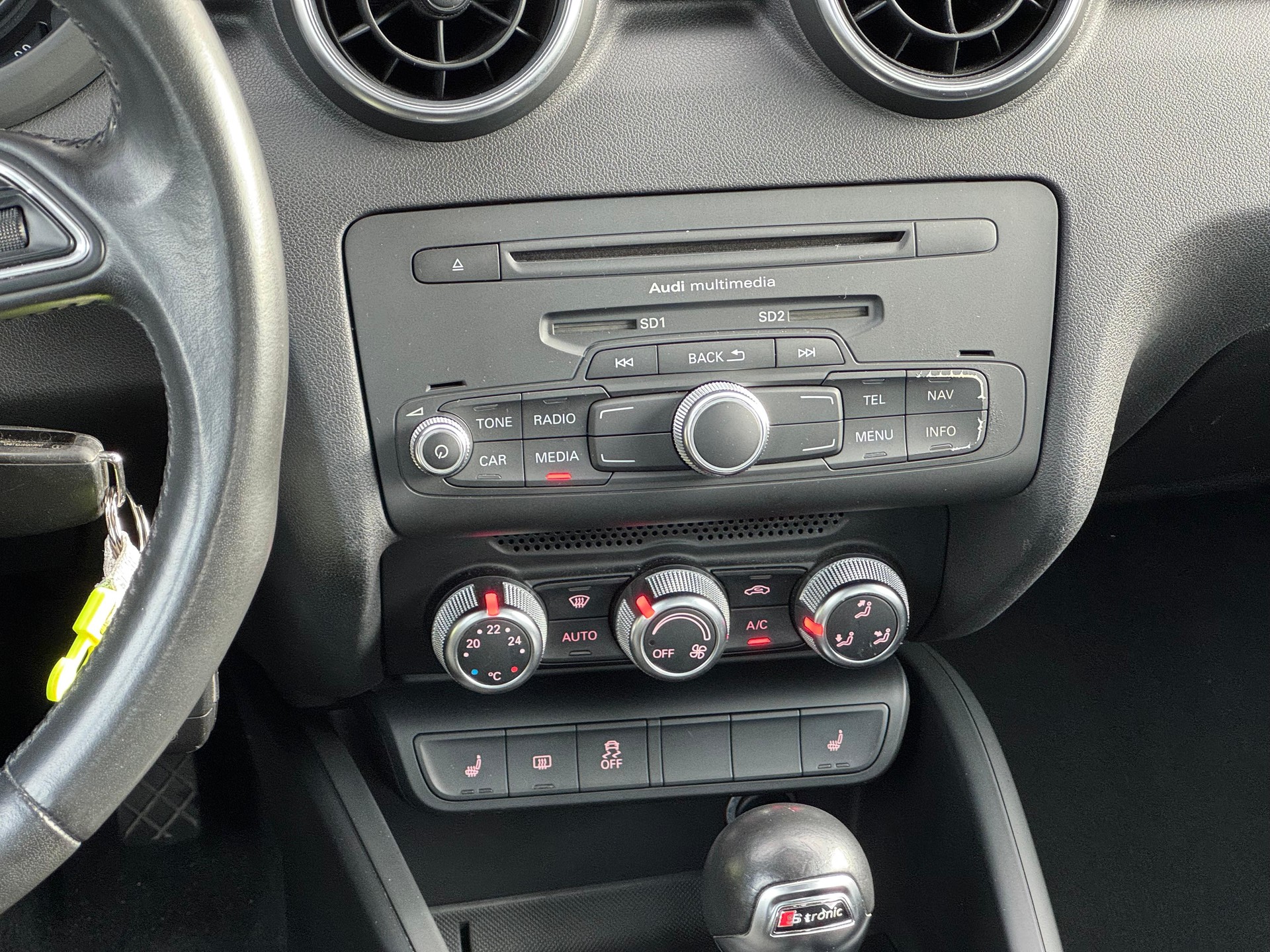 AUDI A1 1.6 TDI Attraction DSG-image-19