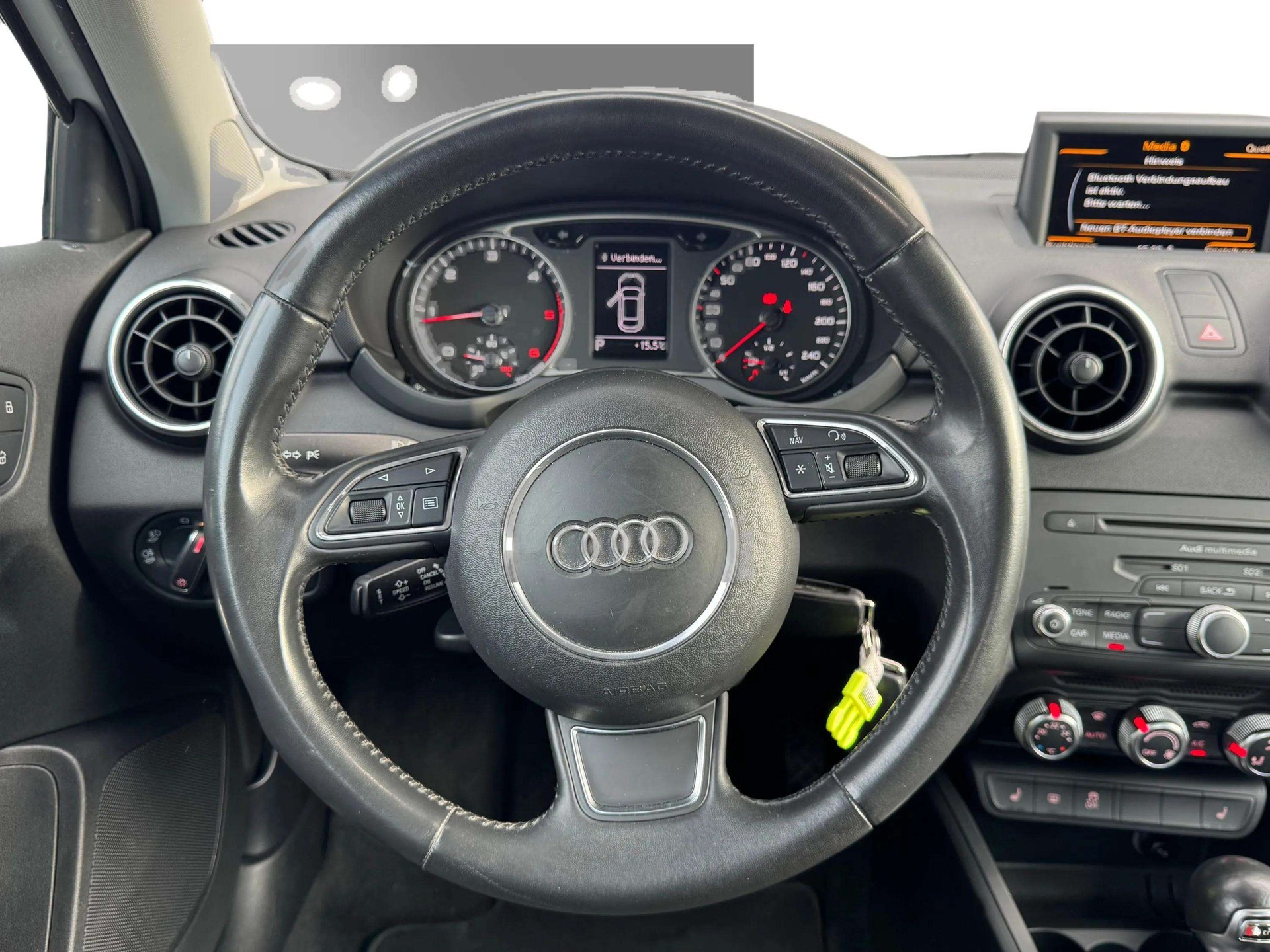 AUDI A1 1.6 TDI Attraction DSG-image-17