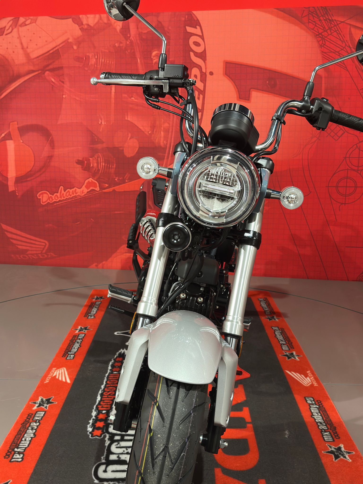 HONDA St 125 Dax*Neufahrzeug**Pearl Cadet Grey-image-6