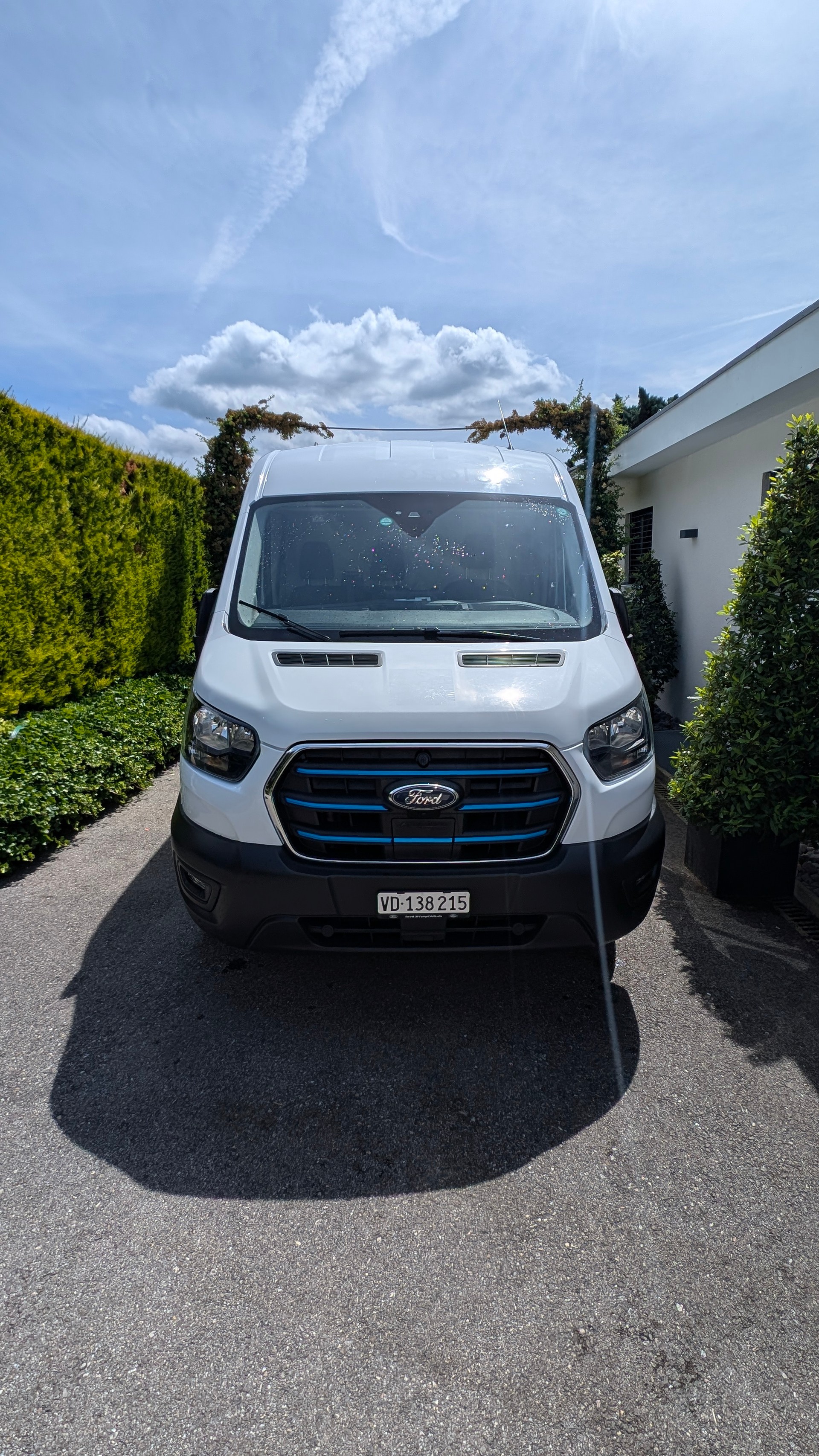 FORD E-Transit Van 350 L2 Trend RWD 68kWh-image-3