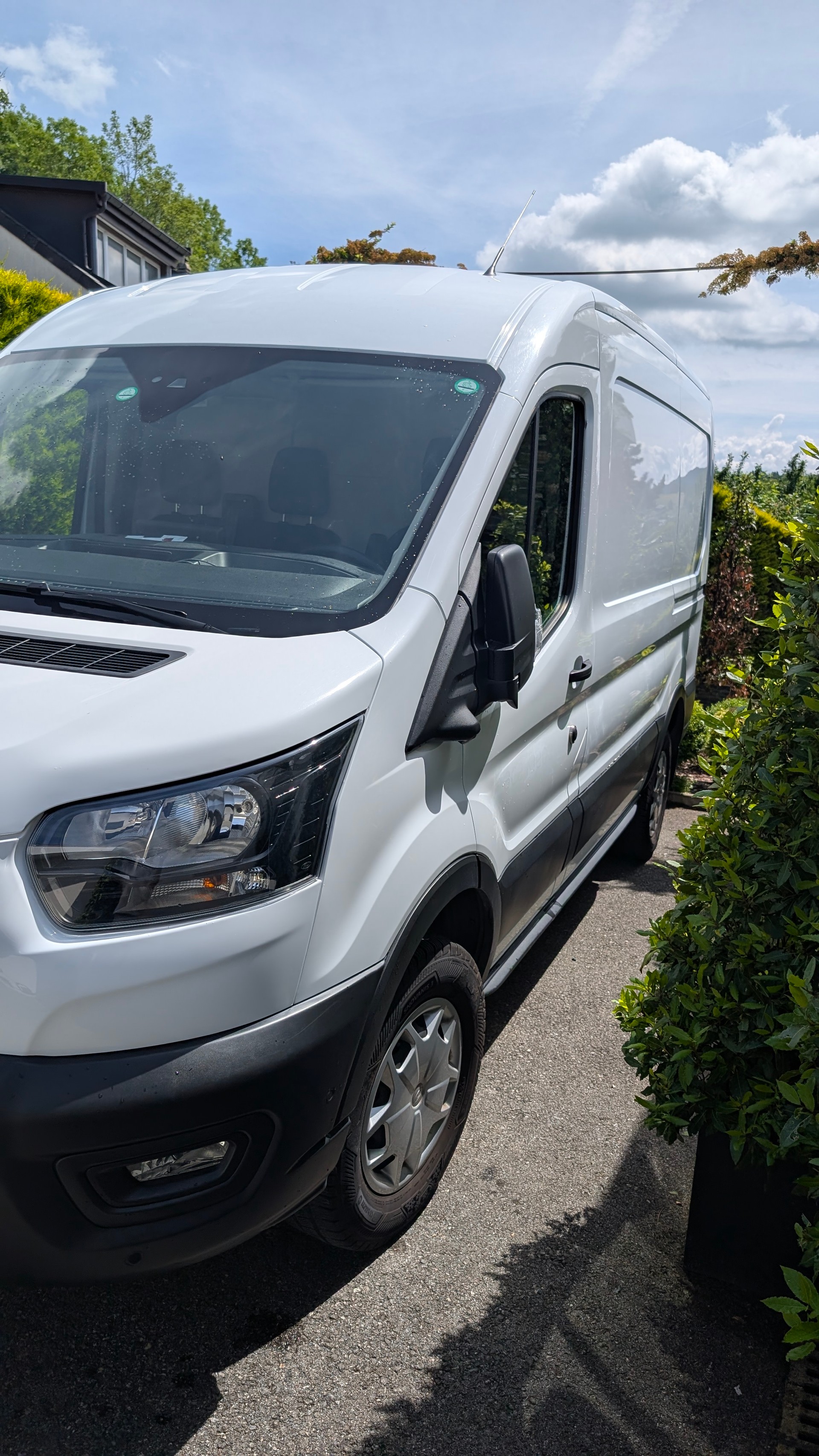 FORD E-Transit Van 350 L2 Trend RWD 68kWh-image-4