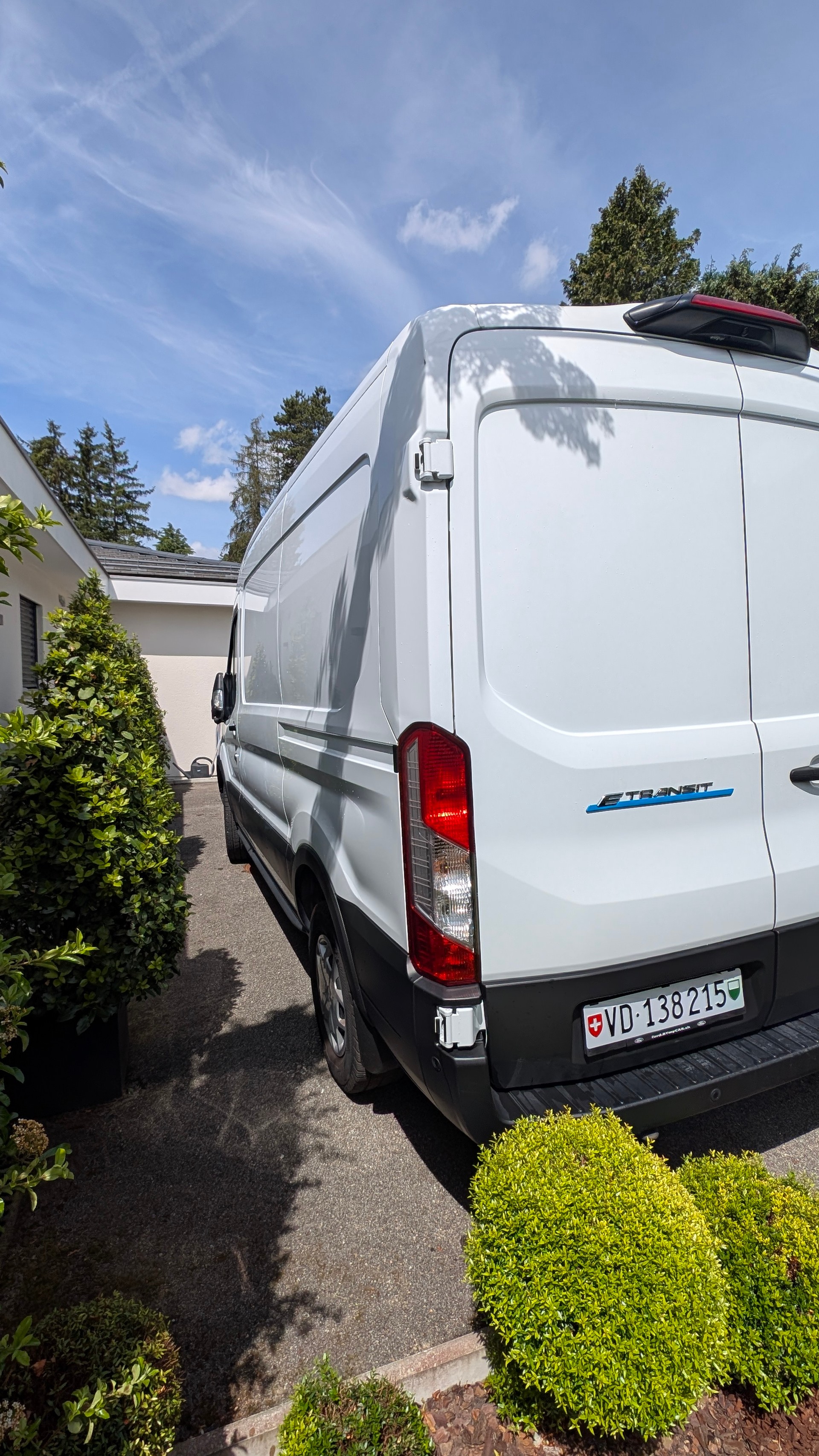 FORD E-Transit Van 350 L2 Trend RWD 68kWh-image-5