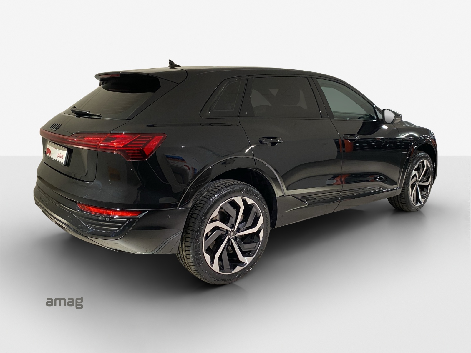 AUDI Q8 55 e-tron advanced quattro-image-5