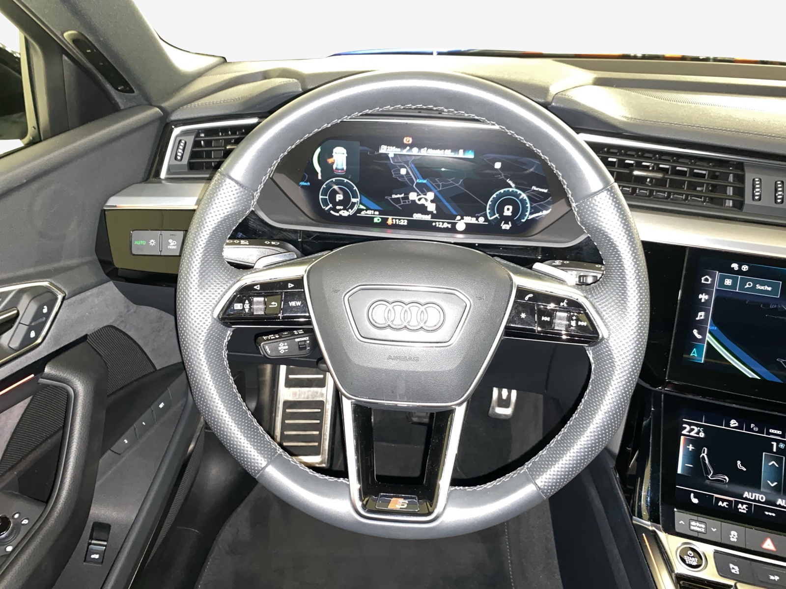 AUDI Q8 55 e-tron advanced quattro-image-10