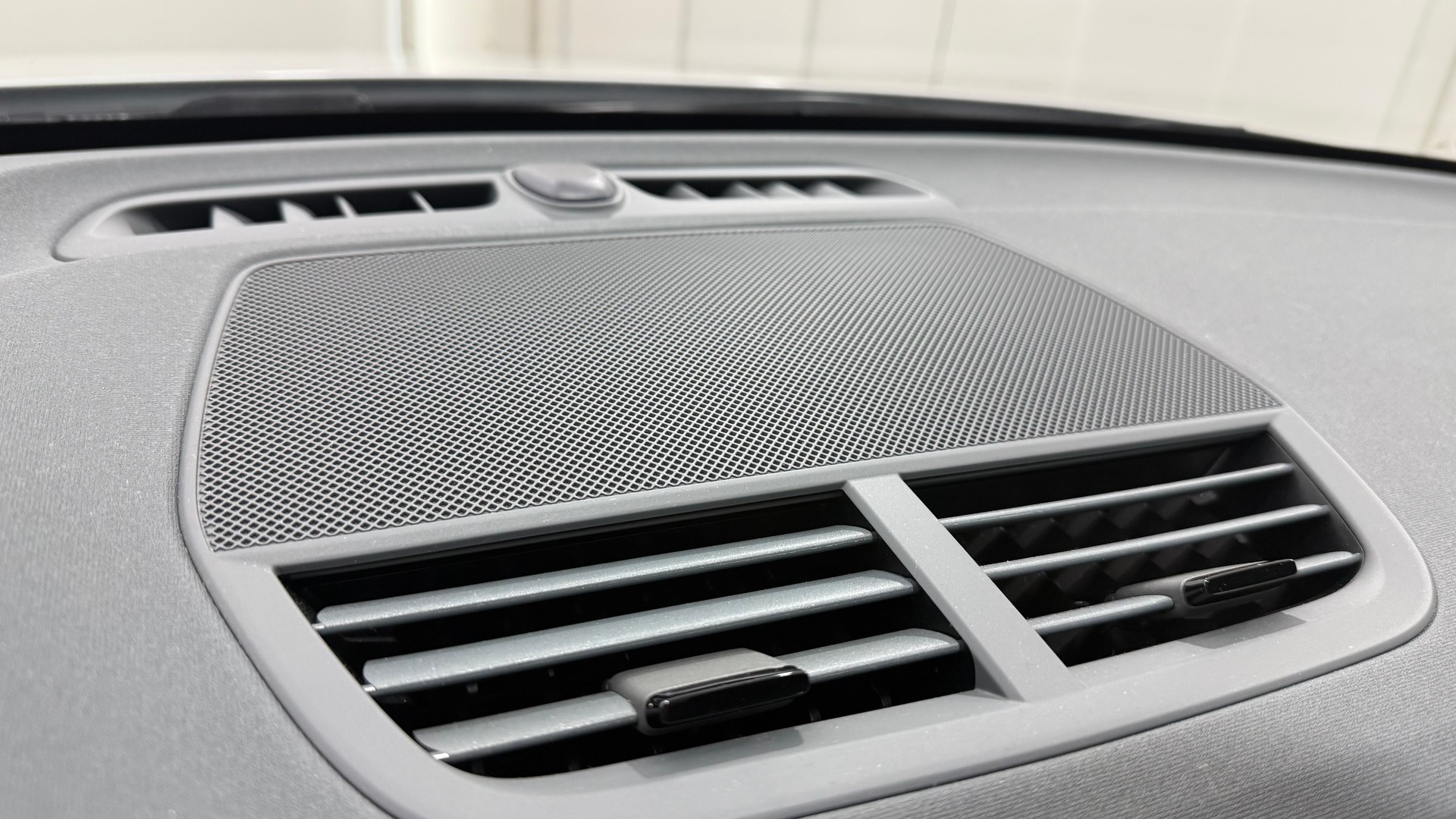 POLESTAR 2 Long Range Dual Motor-image-14