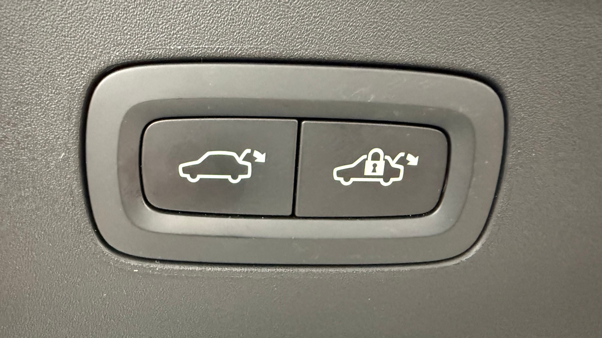 POLESTAR 2 Long Range Dual Motor-image-15