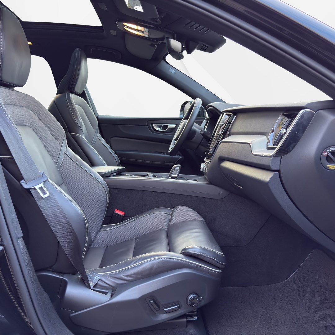 VOLVO XC60 T6 eAWD R-Design Geartronic-image-11