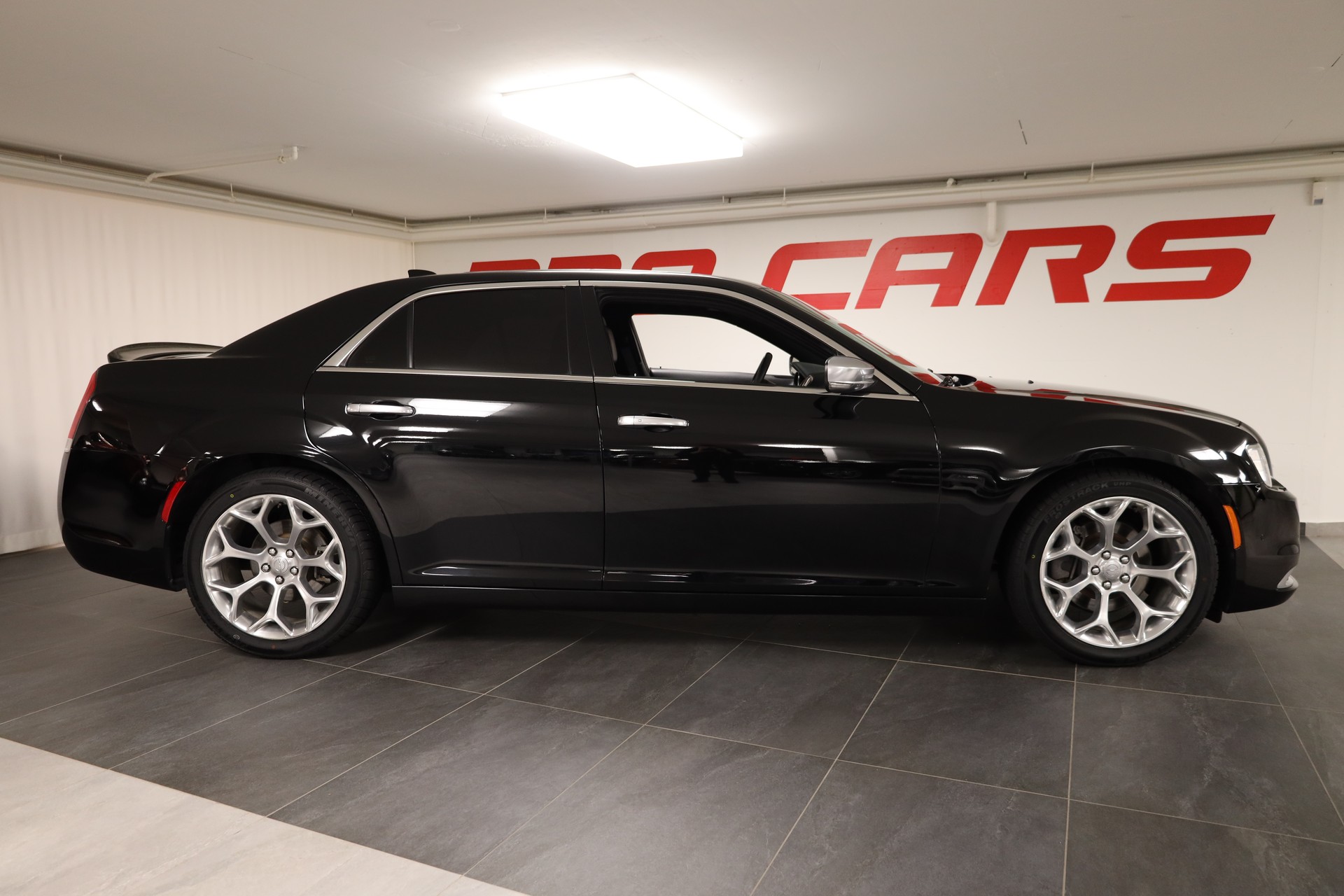 CHRYSLER 300C Platinum 5.7 HEMI-image-3