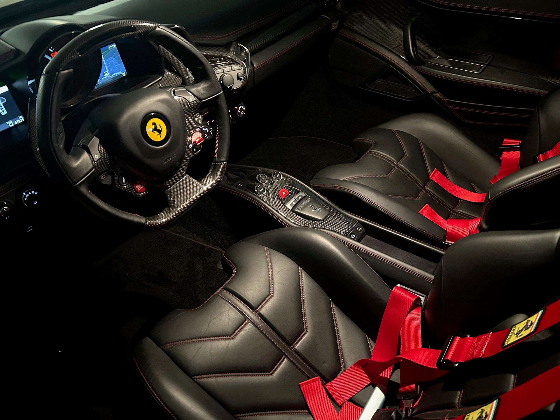FERRARI 458 Italia 4.5 V8 *Racing Sitze*komplette Carbon Ausstattung innen*Seriöse Historie*-image-8