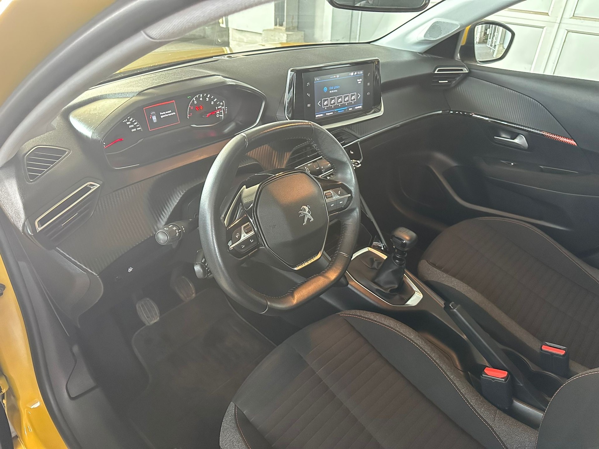 PEUGEOT 208 1.2 PureTech Allure Pack-image-8