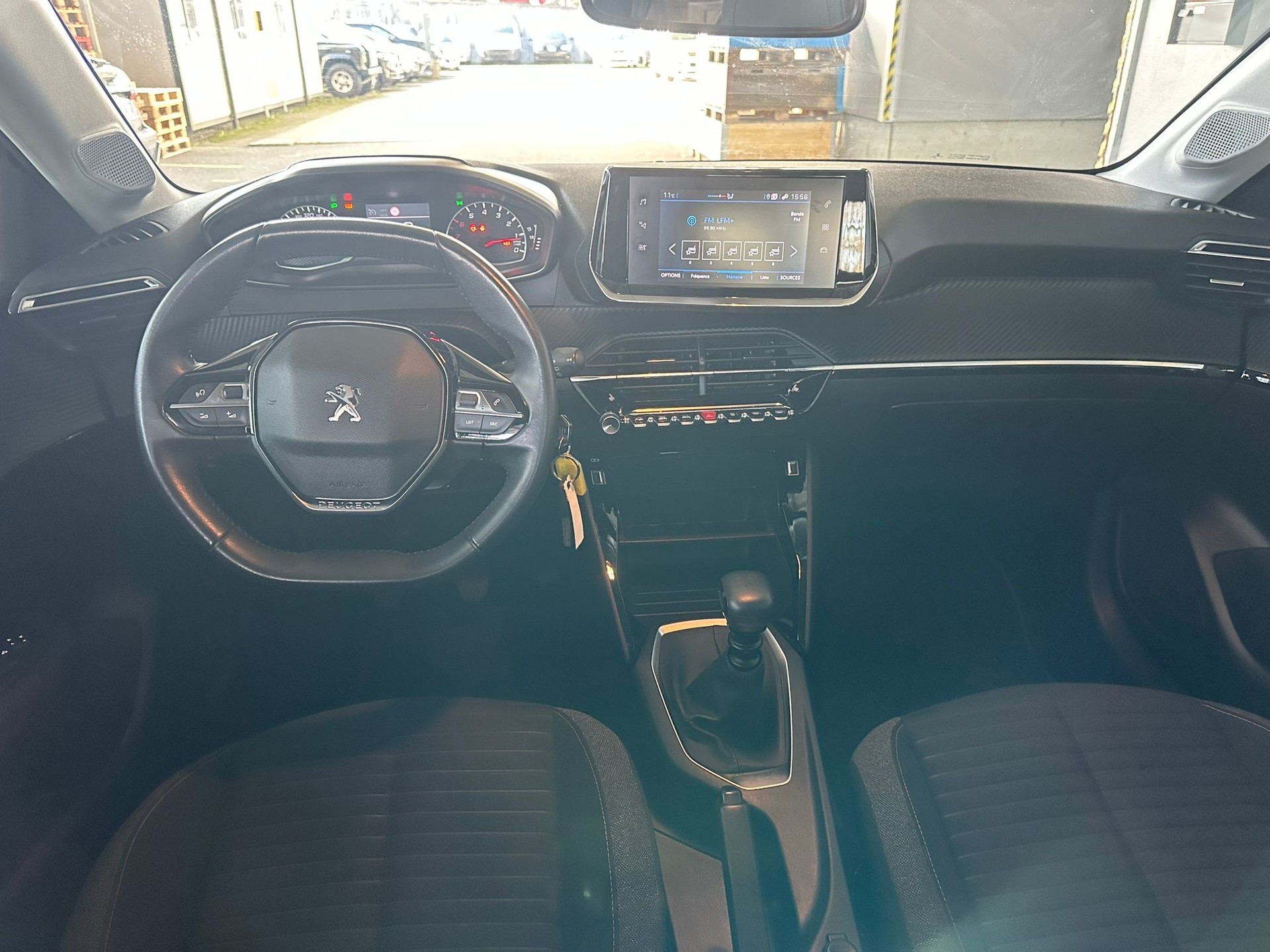 PEUGEOT 208 1.2 PureTech Allure Pack-image-5